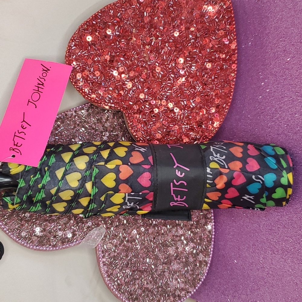 Betsey Johnson 💖NWT💖 Heart Rainbow Umbrella!  💖💖💖 - Picture 3 of 9